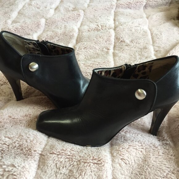 Alfani Black Leather Bootie Size 6 - Picture 6 of 10